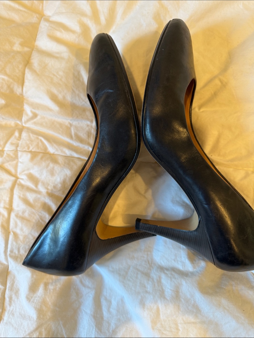 Clarks Black Leather Women's Classic Pumps - Picture 4 of 4